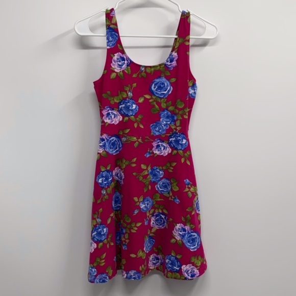 Forever 21 Dresses & Skirts - 🌹 FOREVER 21 🌹 Rose Mini Dress Size Small